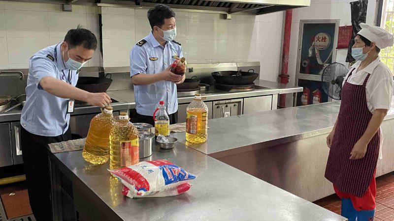 揭秘网红膨化食品代理加盟：费用构成与行业真相